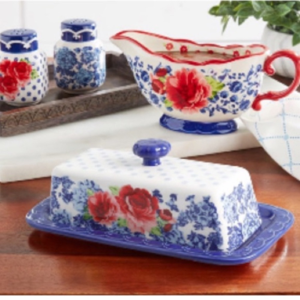 Pioneer woman frontier rose  Butter Dish and Gravy Boat Set new